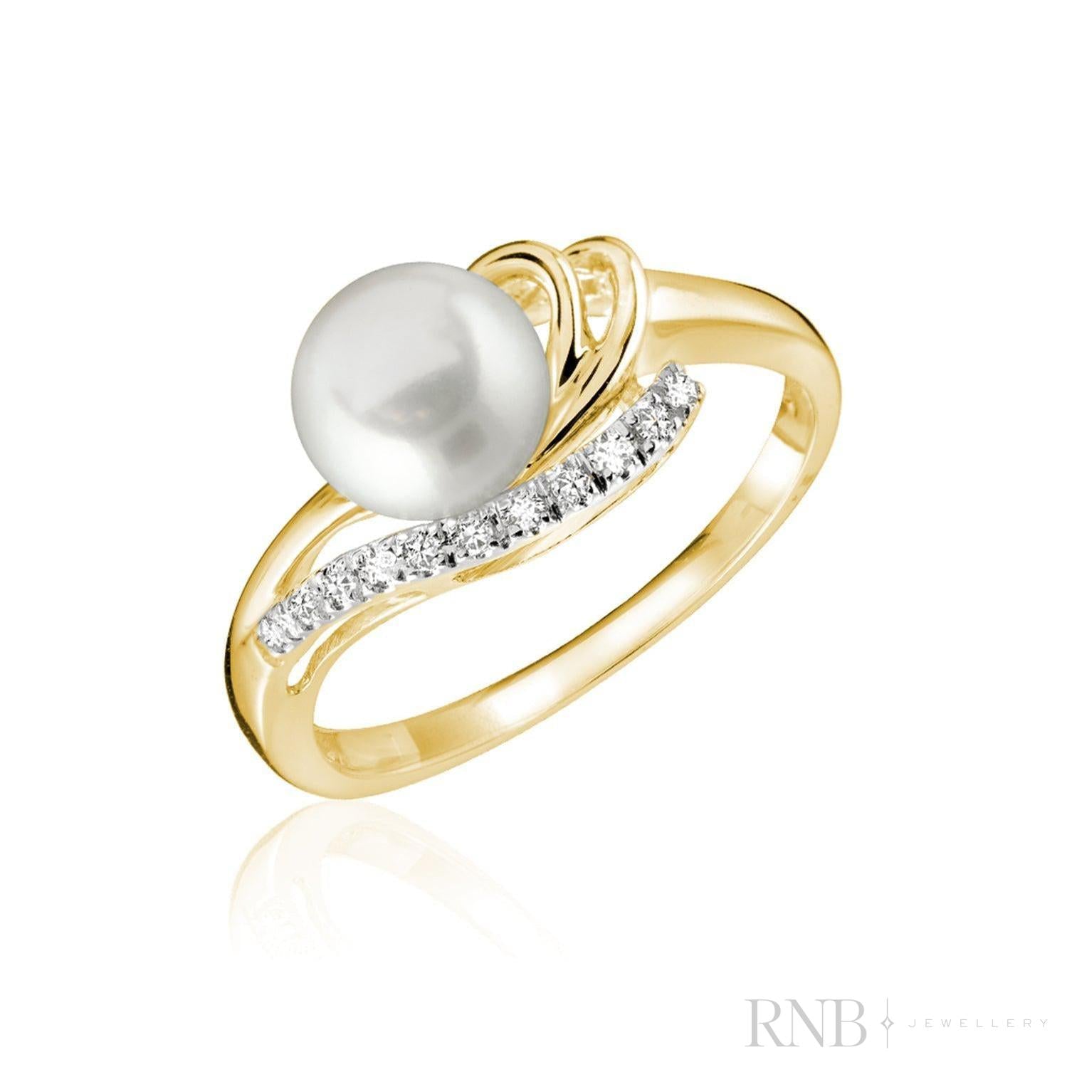 Cultured  Pearl & Diamond Ring